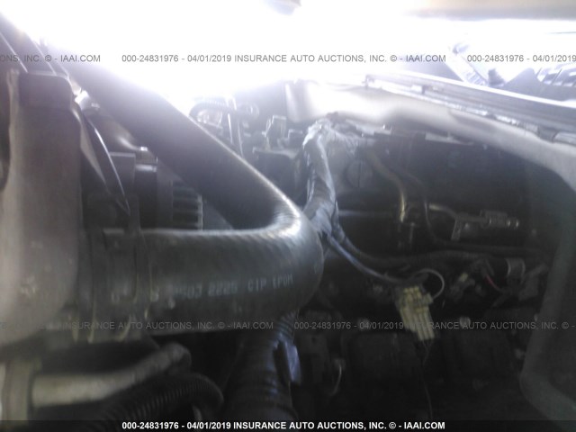 2GCEC19N661206549 - 2006 CHEVROLET SILVERADO C1500 BLACK photo 10