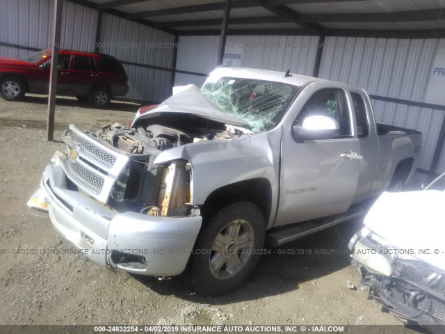 1GCRKTE76DZ135039 - 2013 CHEVROLET SILVERADO K1500 LTZ SILVER photo 2