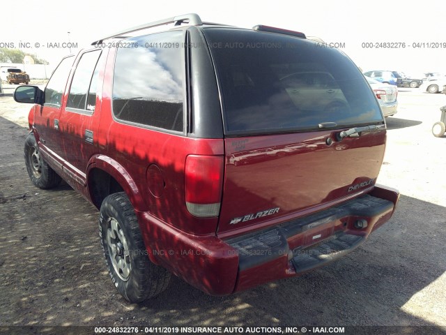 1GNDT13W52K113519 - 2002 CHEVROLET BLAZER MAROON photo 3