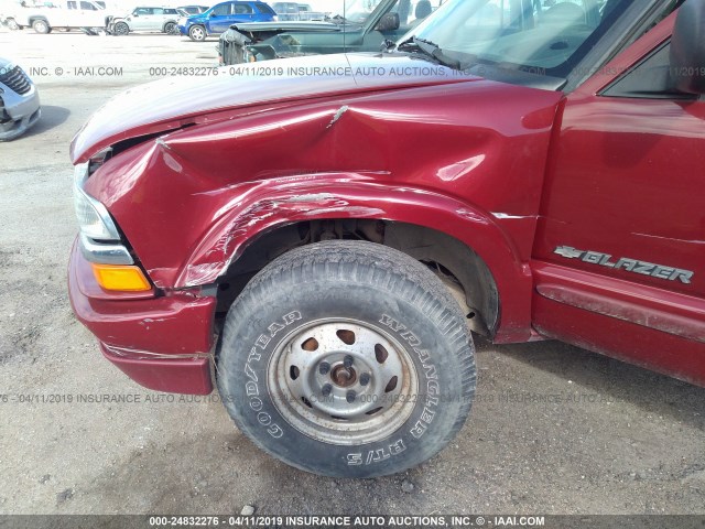 1GNDT13W52K113519 - 2002 CHEVROLET BLAZER MAROON photo 6