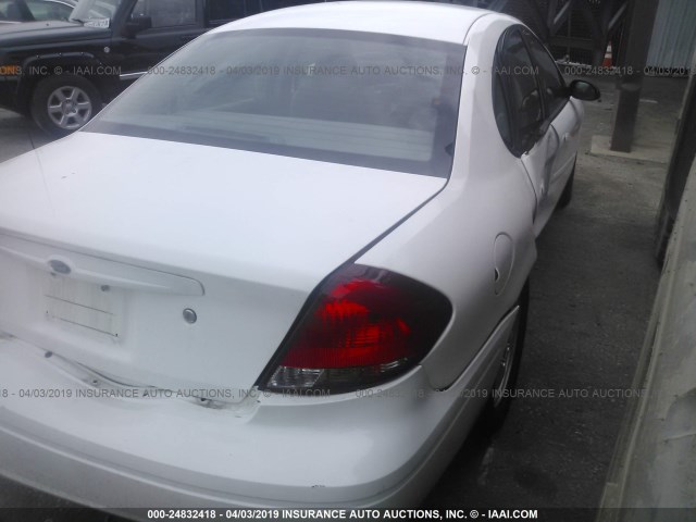 1FAFP53U26A178728 - 2006 FORD TAURUS SE WHITE photo 4