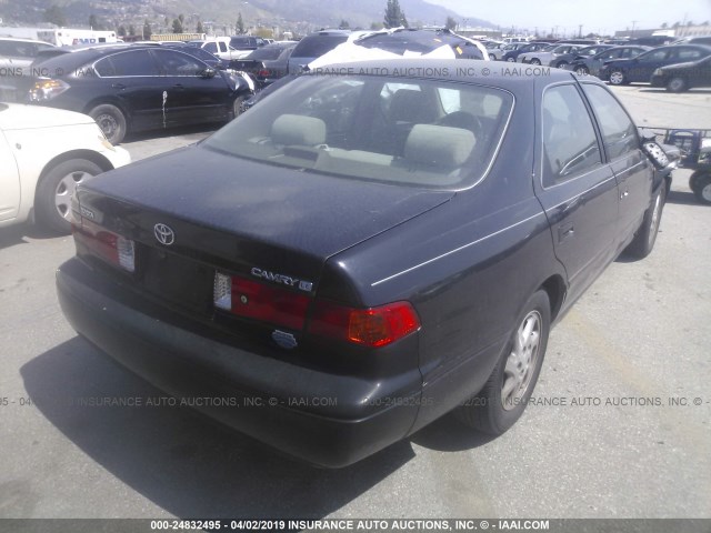 4T1BG22K81U062671 - 2001 TOYOTA CAMRY CE/LE/XLE BLACK photo 4