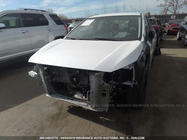 4S3GKAA66J3624872 - 2018 SUBARU IMPREZA WHITE photo 6