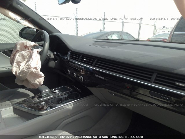 WA1LAAF76HD009420 - 2017 AUDI Q7 PREMIUM PLUS GRAY photo 5