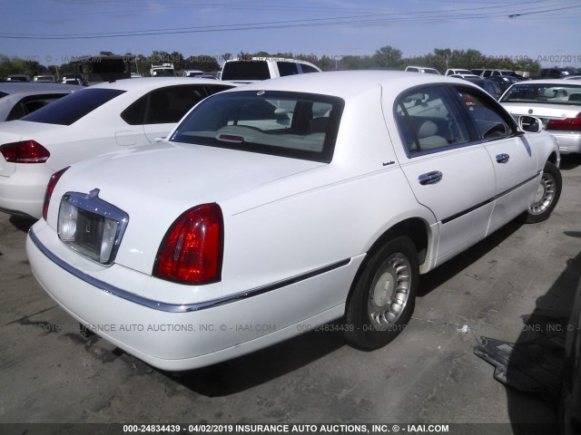 1LNHM81W1YY836692 - 2000 LINCOLN TOWN CAR EXECUTIVE WHITE photo 4