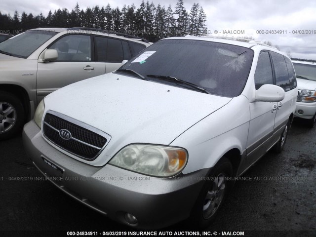 KNDUP132856622575 - 2005 KIA SEDONA EX/LX WHITE photo 2