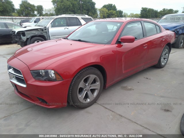 2C3CDXHG8DH512767 - 2013 DODGE CHARGER SXT RED photo 2