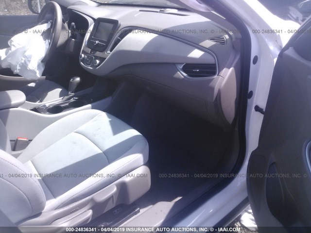 1G1ZB5ST2HF276526 - 2017 CHEVROLET MALIBU LS WHITE photo 5