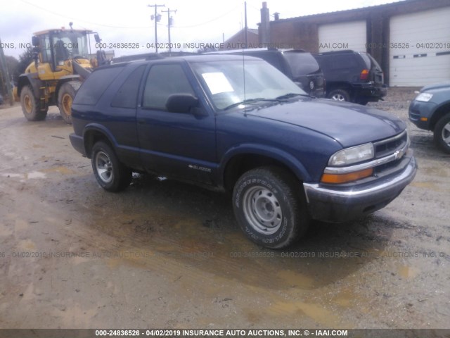 1GNCS18W41K263143 - 2001 CHEVROLET BLAZER BLUE photo 1