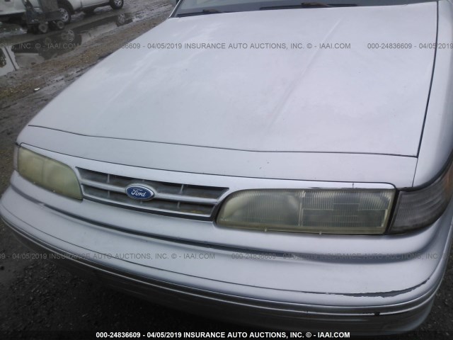 2FALP73W8TX195195 - 1996 FORD CROWN VICTORIA  SILVER photo 6