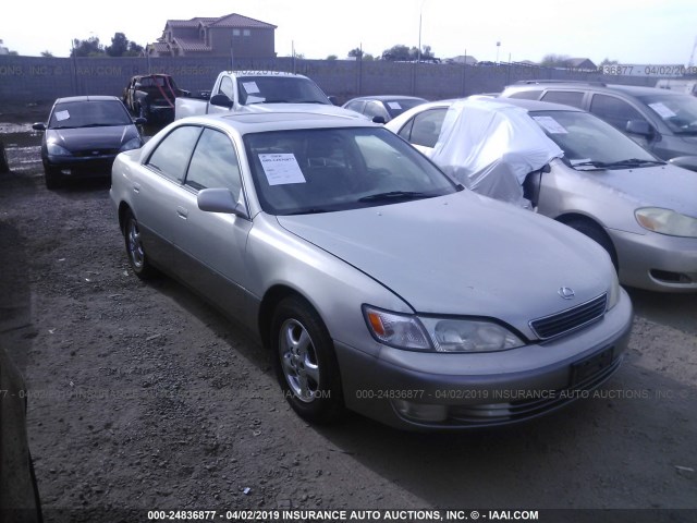 JT8BF28G7W5018381 - 1998 LEXUS ES 300 GOLD photo 1