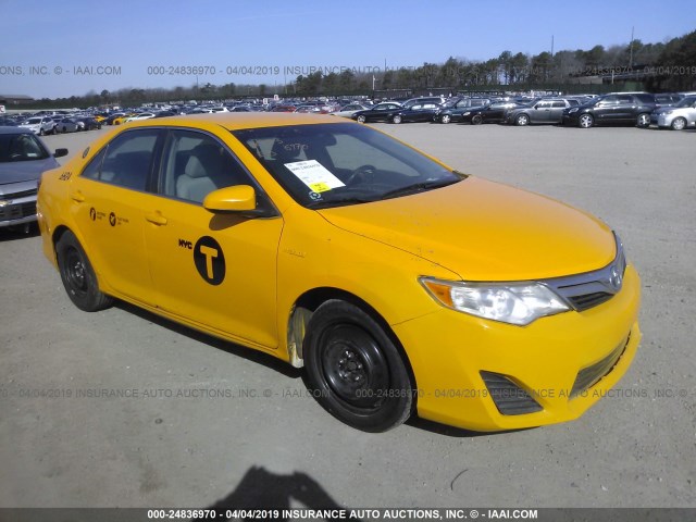 4T1BD1FK6EU126709 - 2014 TOYOTA CAMRY HYBRID/LE/XLE YELLOW photo 1