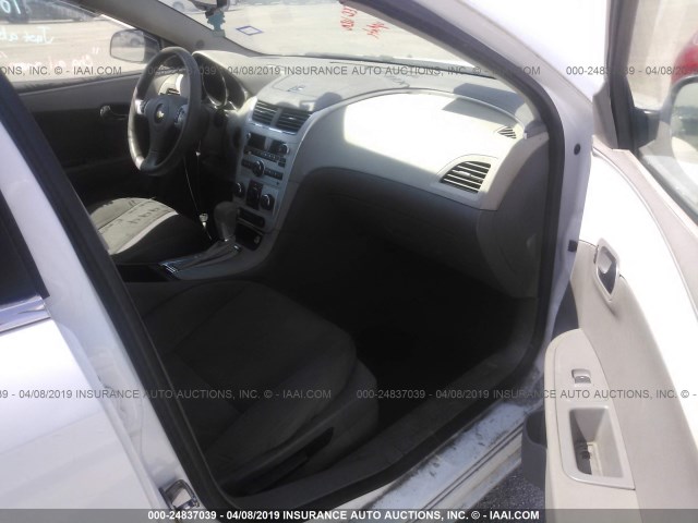 1G1ZB5E0XCF268412 - 2012 CHEVROLET MALIBU LS WHITE photo 5