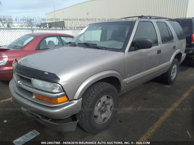 1GNDT13W82K191552 - 2002 CHEVROLET BLAZER TAN photo 2