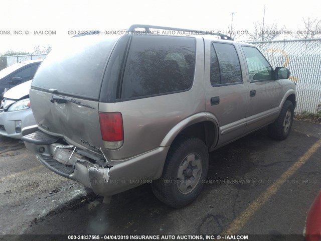 1GNDT13W82K191552 - 2002 CHEVROLET BLAZER TAN photo 4