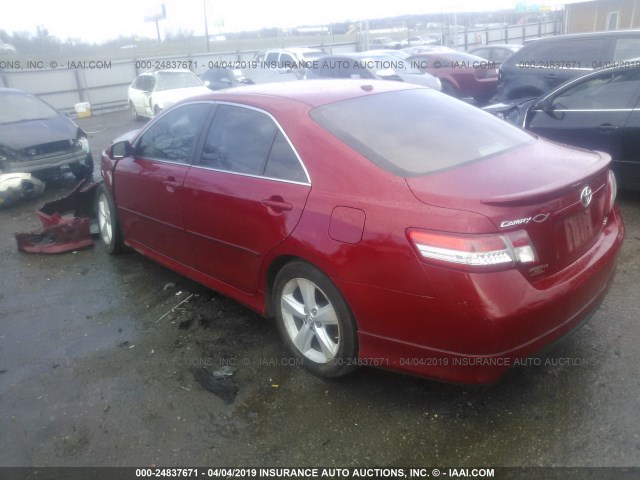 4T1BF3EK0AU047327 - 2010 TOYOTA CAMRY SE/LE/XLE RED photo 3