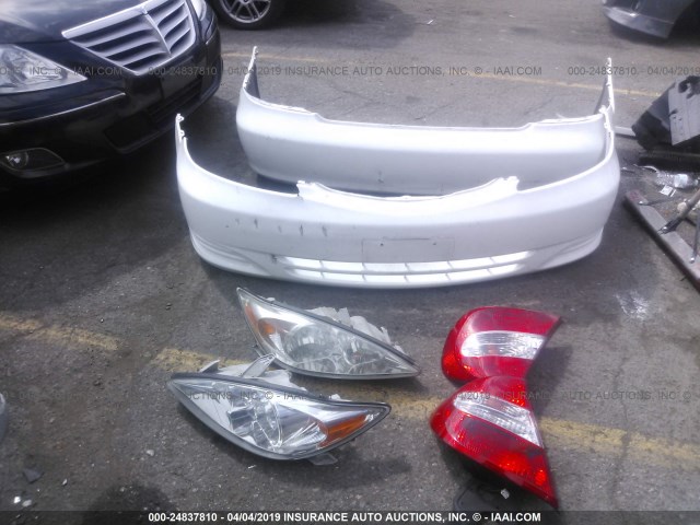 4T1BE32K72U030226 - 2002 TOYOTA CAMRY LE/XLE/SE WHITE photo 6