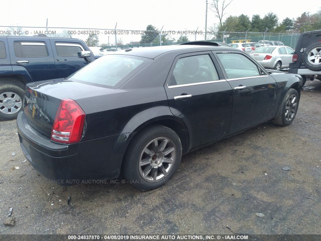 2C3CA3CV2AH143018 - 2010 CHRYSLER 300 LIMITED BLACK photo 4