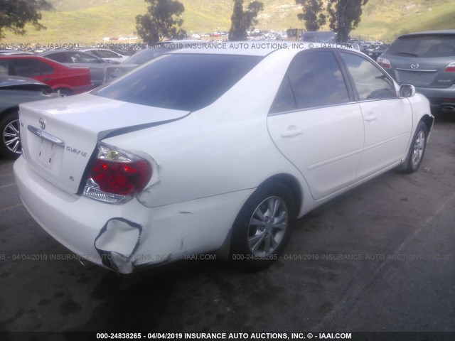 4T1BF32K45U616836 - 2005 TOYOTA CAMRY LE/XLE/SE WHITE photo 4