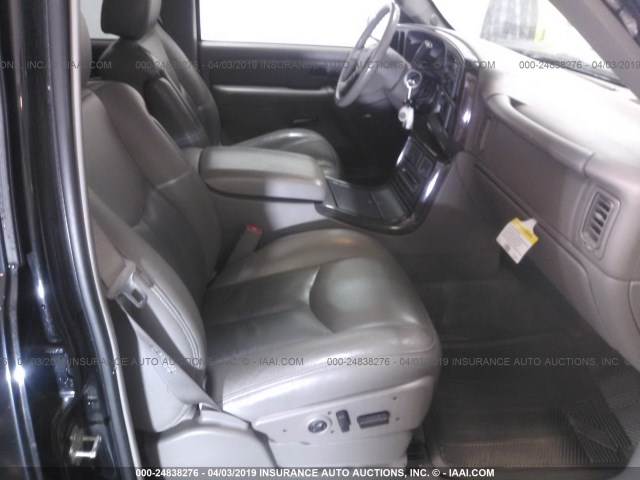 1GKEK63U75J140814 - 2005 GMC YUKON DENALI BLACK photo 5