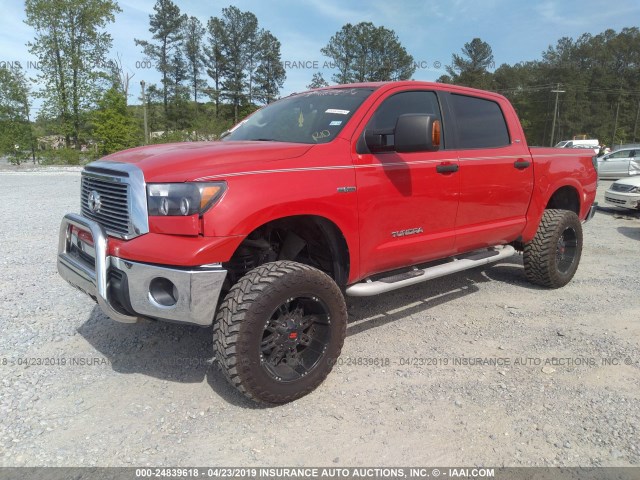 5TFEM5F19BX022161 - 2011 TOYOTA TUNDRA RED photo 2