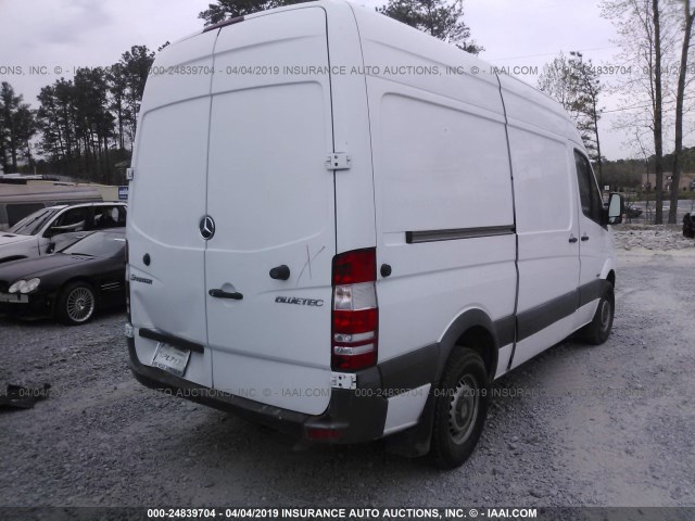 WD3PE7CC8D5808999 - 2013 MERCEDES-BENZ SPRINTER 2500 WHITE photo 4