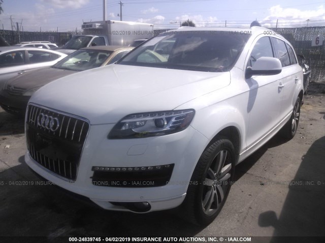 WA1LMAFE2BD002395 - 2011 AUDI Q7 WHITE photo 2