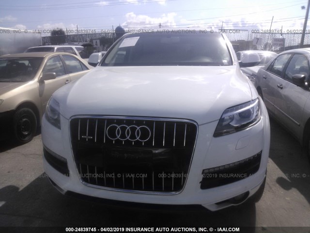 WA1LMAFE2BD002395 - 2011 AUDI Q7 WHITE photo 6