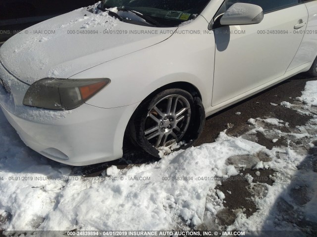 JTKDE177250043430 - 2005 TOYOTA SCION TC WHITE photo 6