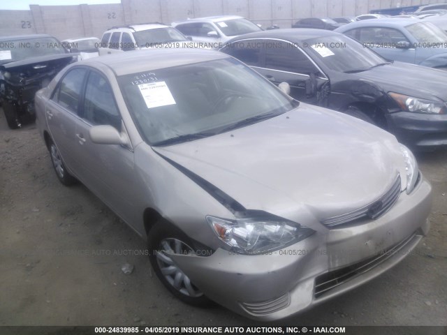 4T1BE32K85U029414 - 2005 TOYOTA CAMRY LE/XLE/SE SILVER photo 1