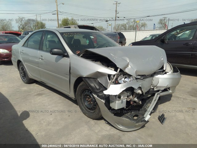 4T1BE32K95U966028 - 2005 TOYOTA CAMRY LE/XLE/SE SILVER photo 1