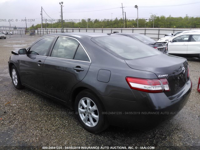 4T4BF3EK8BR156853 - 2011 TOYOTA CAMRY SE/LE/XLE GRAY photo 3