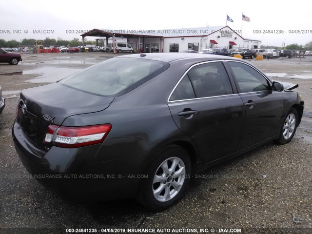 4T4BF3EK8BR156853 - 2011 TOYOTA CAMRY SE/LE/XLE GRAY photo 4