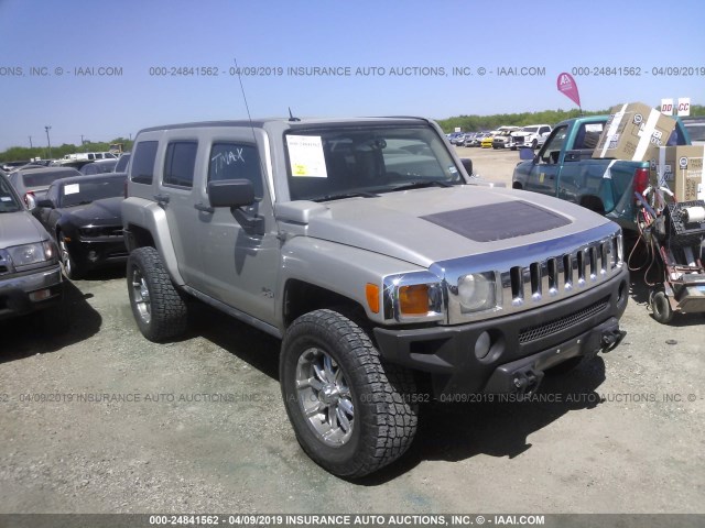 5GTDN13E978213999 - 2007 HUMMER H3 GOLD photo 1