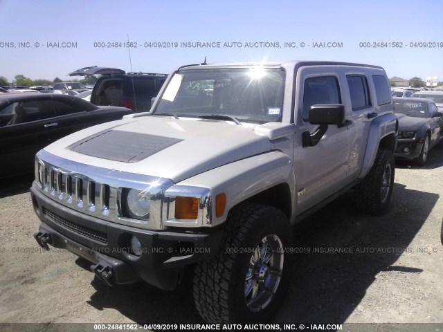 5GTDN13E978213999 - 2007 HUMMER H3 GOLD photo 2