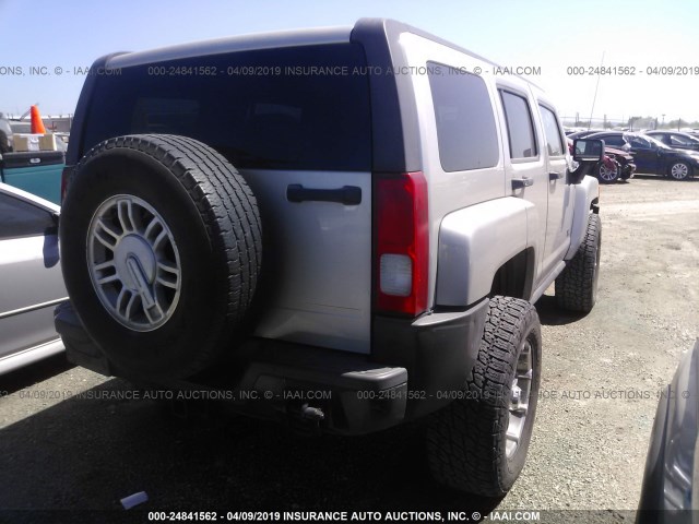 5GTDN13E978213999 - 2007 HUMMER H3 GOLD photo 4