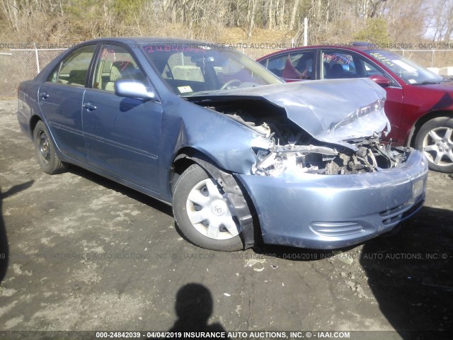 4T1BE32K42U595453 - 2002 TOYOTA CAMRY LE/XLE/SE BLUE photo 1