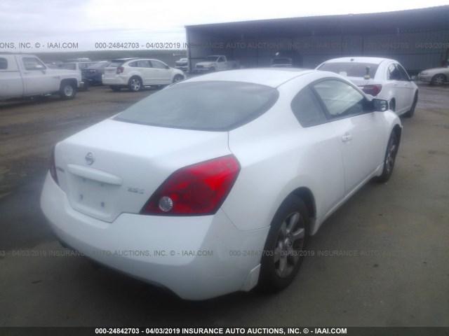 1N4AL24E98C153117 - 2008 NISSAN ALTIMA 2.5S WHITE photo 4