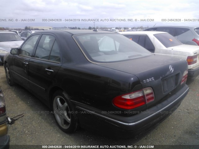 WDBJF65J5YB127350 - 2000 MERCEDES-BENZ E 320 BLACK photo 3