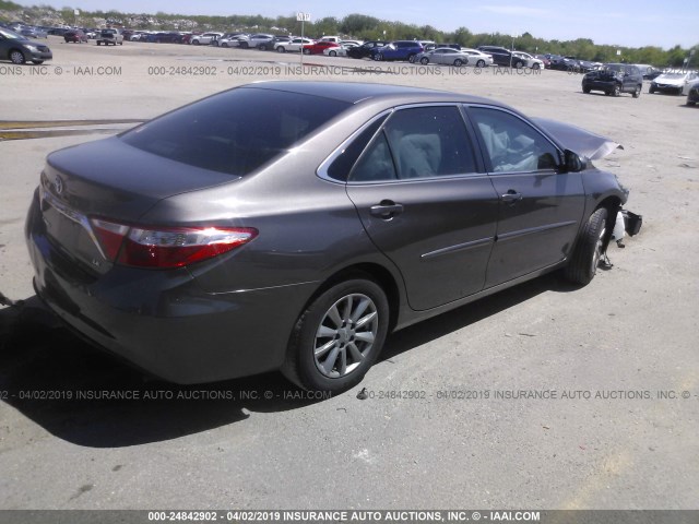 4T4BF1FK8FR494035 - 2015 TOYOTA CAMRY LE/XLE/SE/XSE მუქი ყავისფერი ფოტო 4