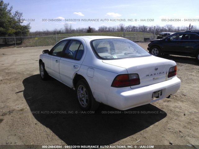 JN1CA21D8ST064041 - 1995 NISSAN MAXIMA GLE/GXE/SE WHITE photo 3