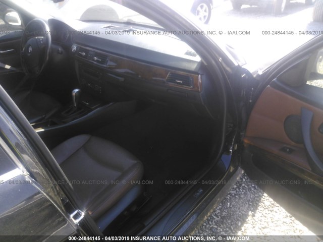 WBAVB33576KS32243 - 2006 BMW 330 I BLACK photo 5