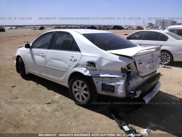 4T1BE32K95U582279 - 2005 TOYOTA CAMRY LE/XLE/SE WHITE photo 3