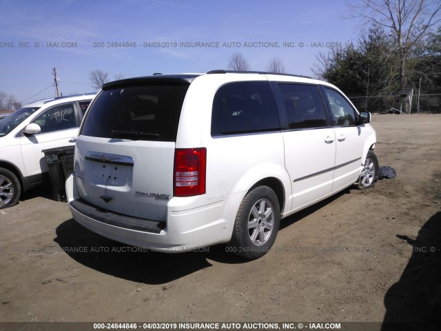 2A4RR5D19AR308847 - 2010 CHRYSLER TOWN & COUNTRY TOURING WHITE photo 4