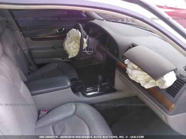 1LNFM97V7WY651510 - 1998 LINCOLN CONTINENTAL  Сұр фото 5