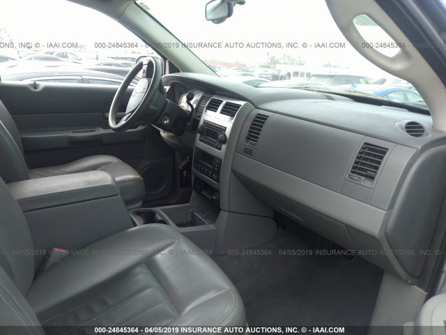 1D4HD58D65F550841 - 2005 DODGE DURANGO LIMITED SILVER photo 5