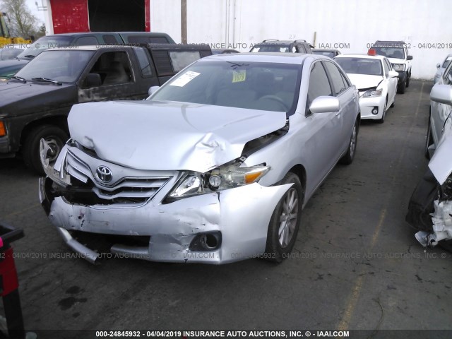 4T1BF3EK9AU020790 - 2010 TOYOTA CAMRY SE/LE/XLE SILVER photo 2