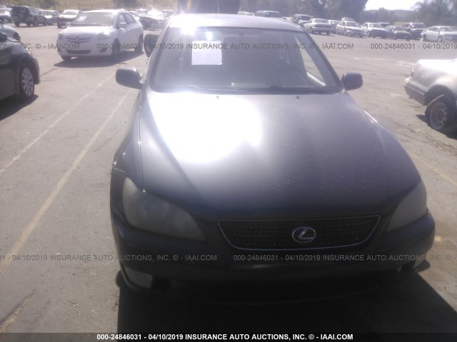 JTHBD192340087646 - 2004 LEXUS IS 300 BLACK photo 6