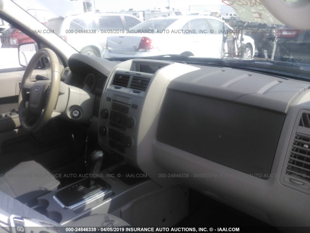 1FMCU03709KA26184 - 2009 FORD ESCAPE XLT BLUE photo 5