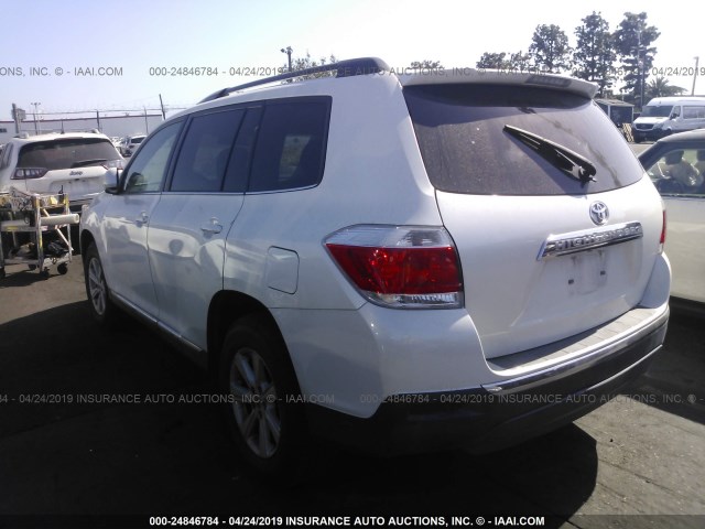 5TDZK3EH6DS136024 - 2013 TOYOTA HIGHLANDER PLUS/SE WHITE photo 3